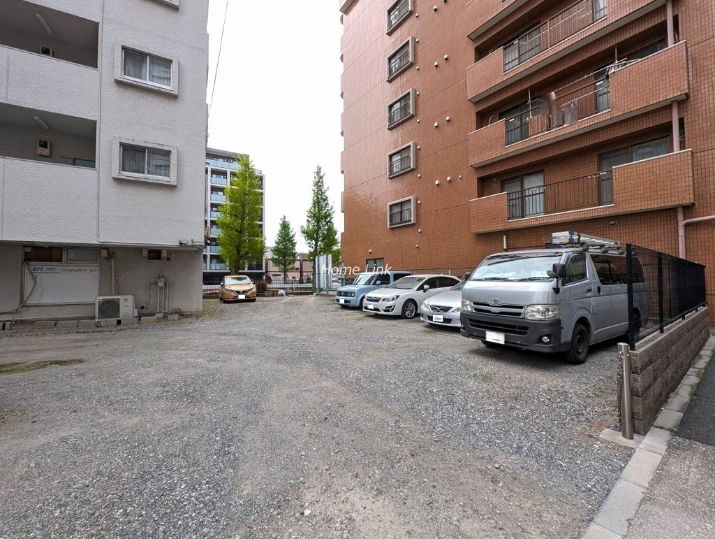 高島平グロリアハイツ　駐車場